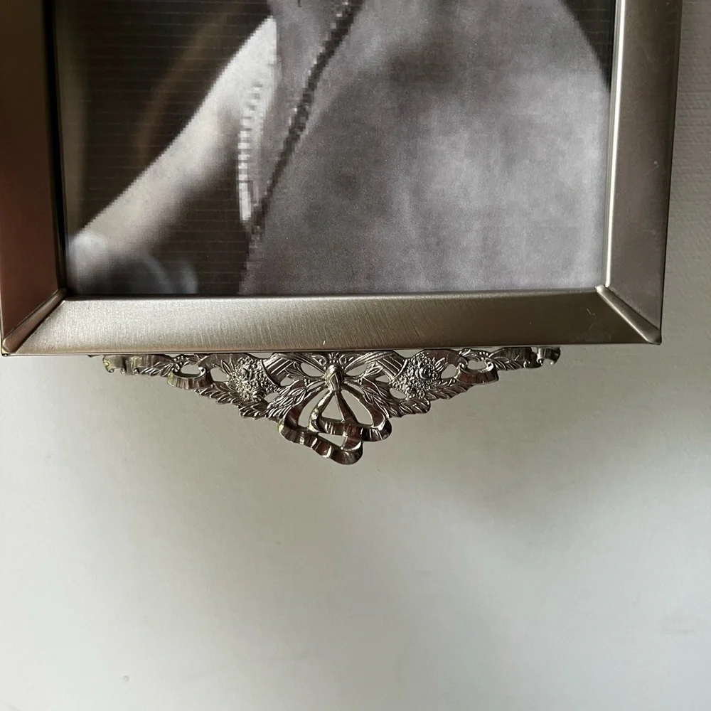 Silver  Vintage ornate wall picture frame 9.5”x5.5”